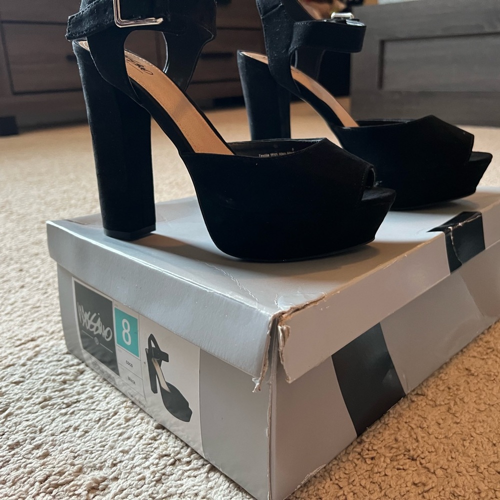 Mossimo Supply Co. Black Chunky Heel Sandals
